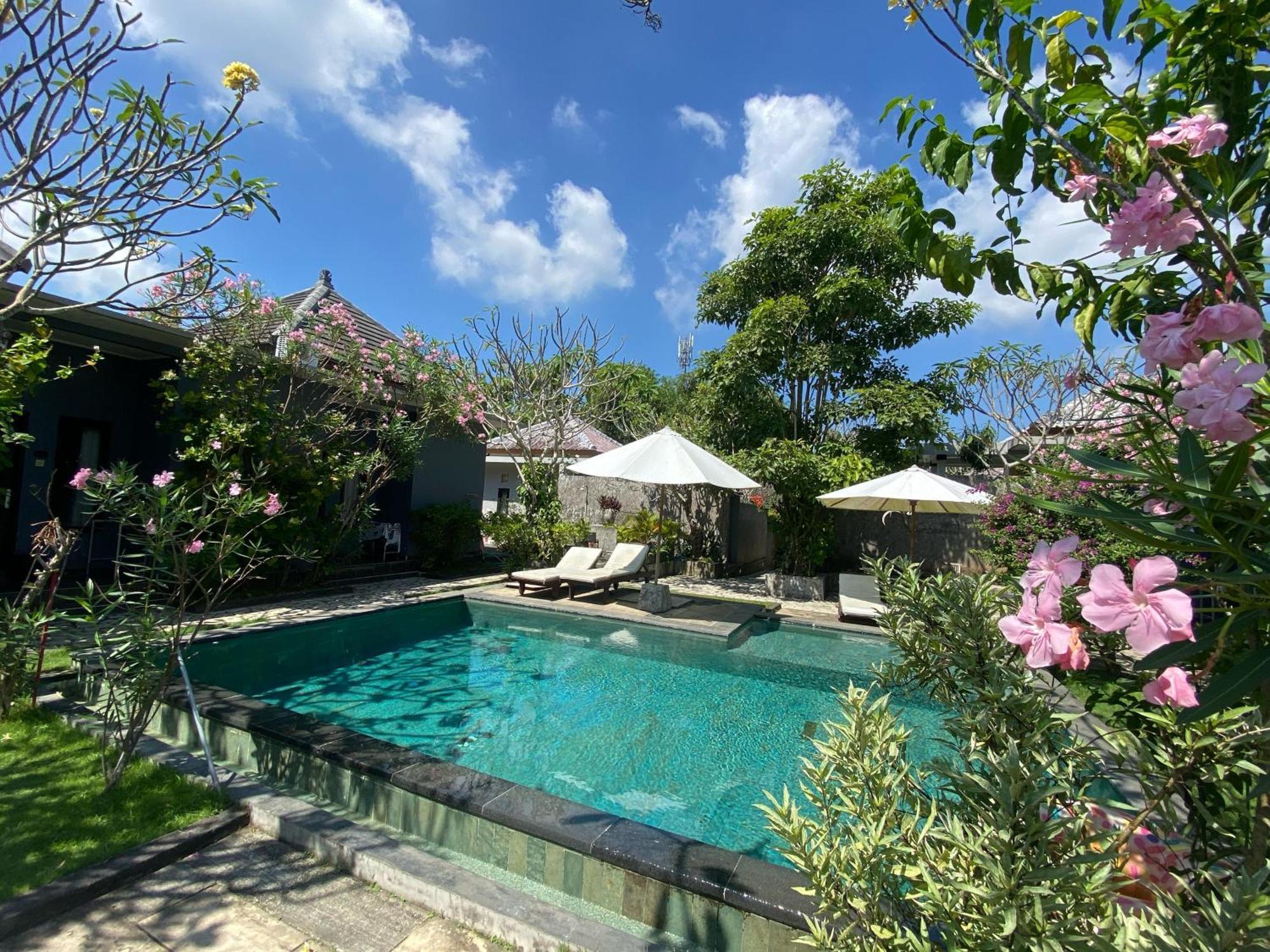 Ashana Hotel Uluwatu  Exterior photo